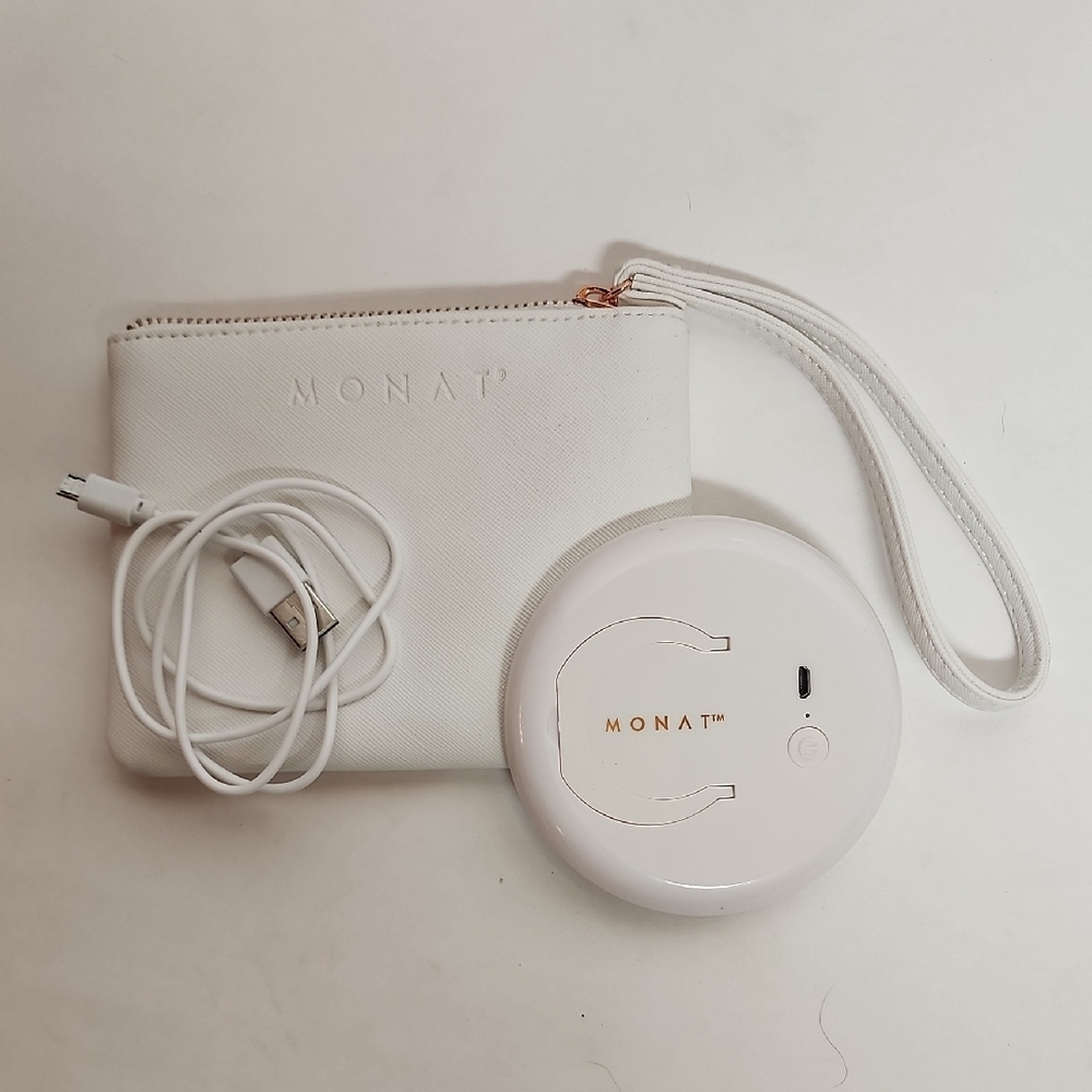 Monat White Wristlet Pouch and Mirror Device Set With Charger - Picture 1 of 7